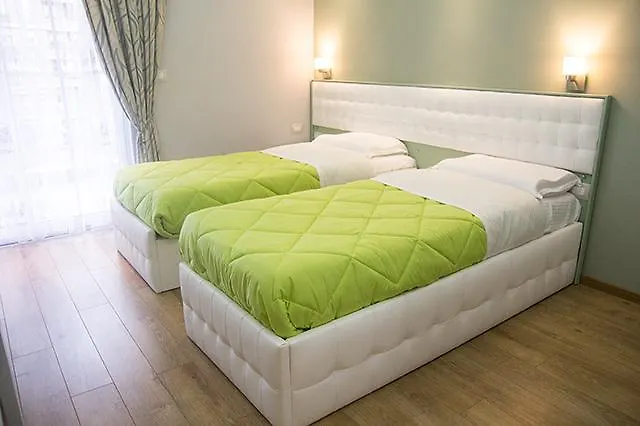 Hotel Vila Verde City Center Tirana 4*,